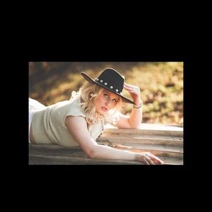 Meet your Posher, Caroline